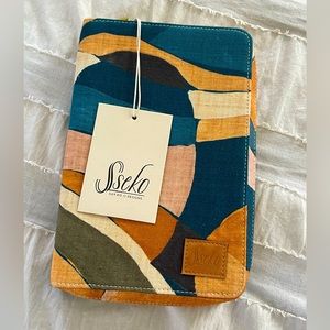 Sseko fair trade jewelry case